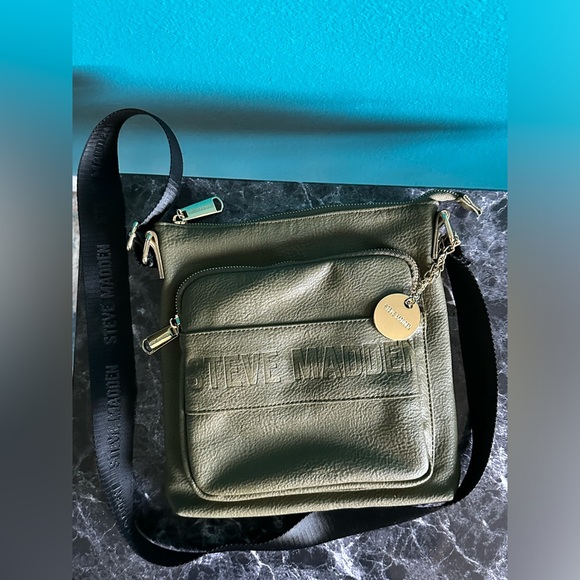 Steve Madden BNeo Logo Crossbody Bag Olive Green - Picture 9 of 10